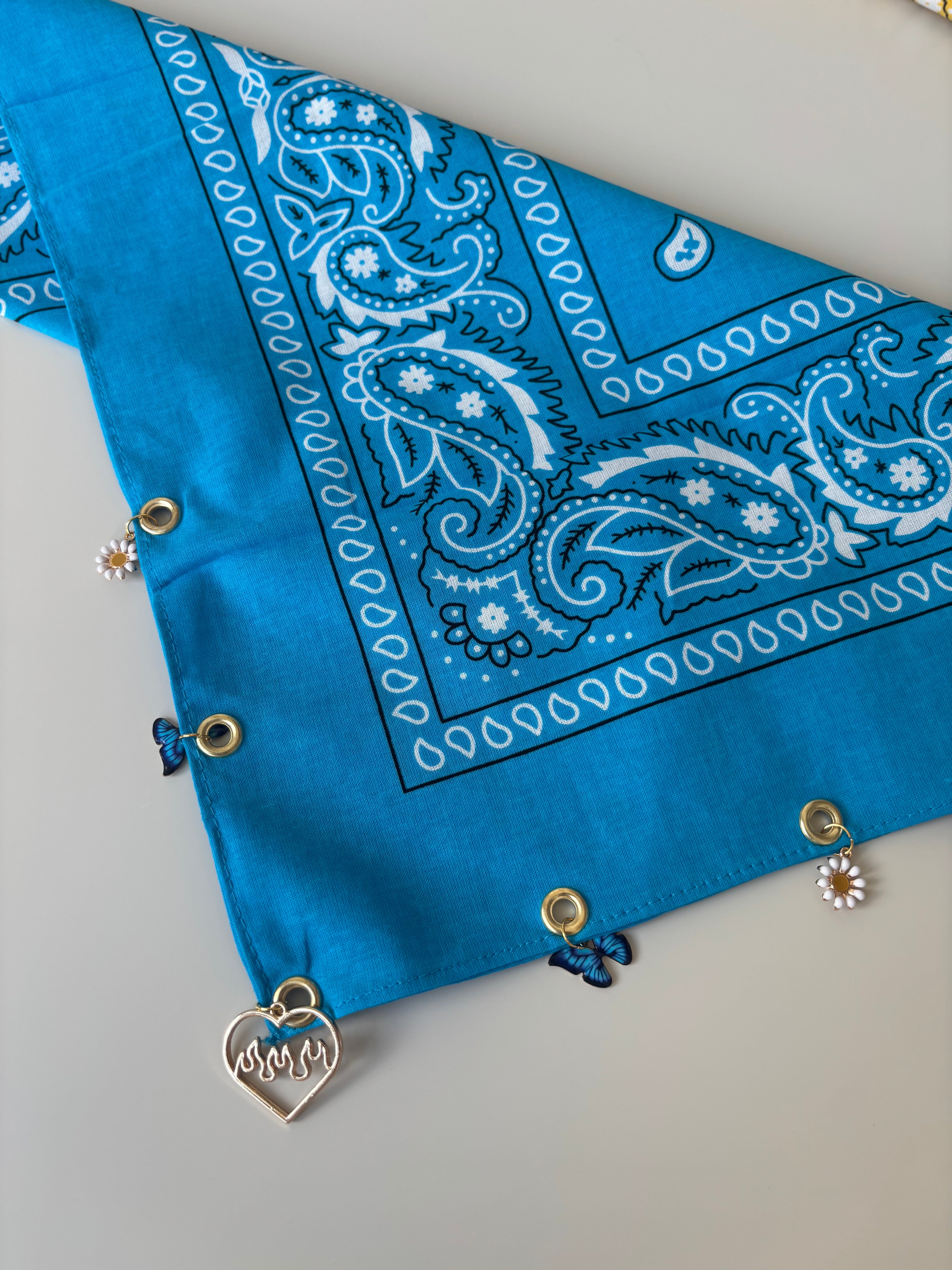 Bandana à Charms
